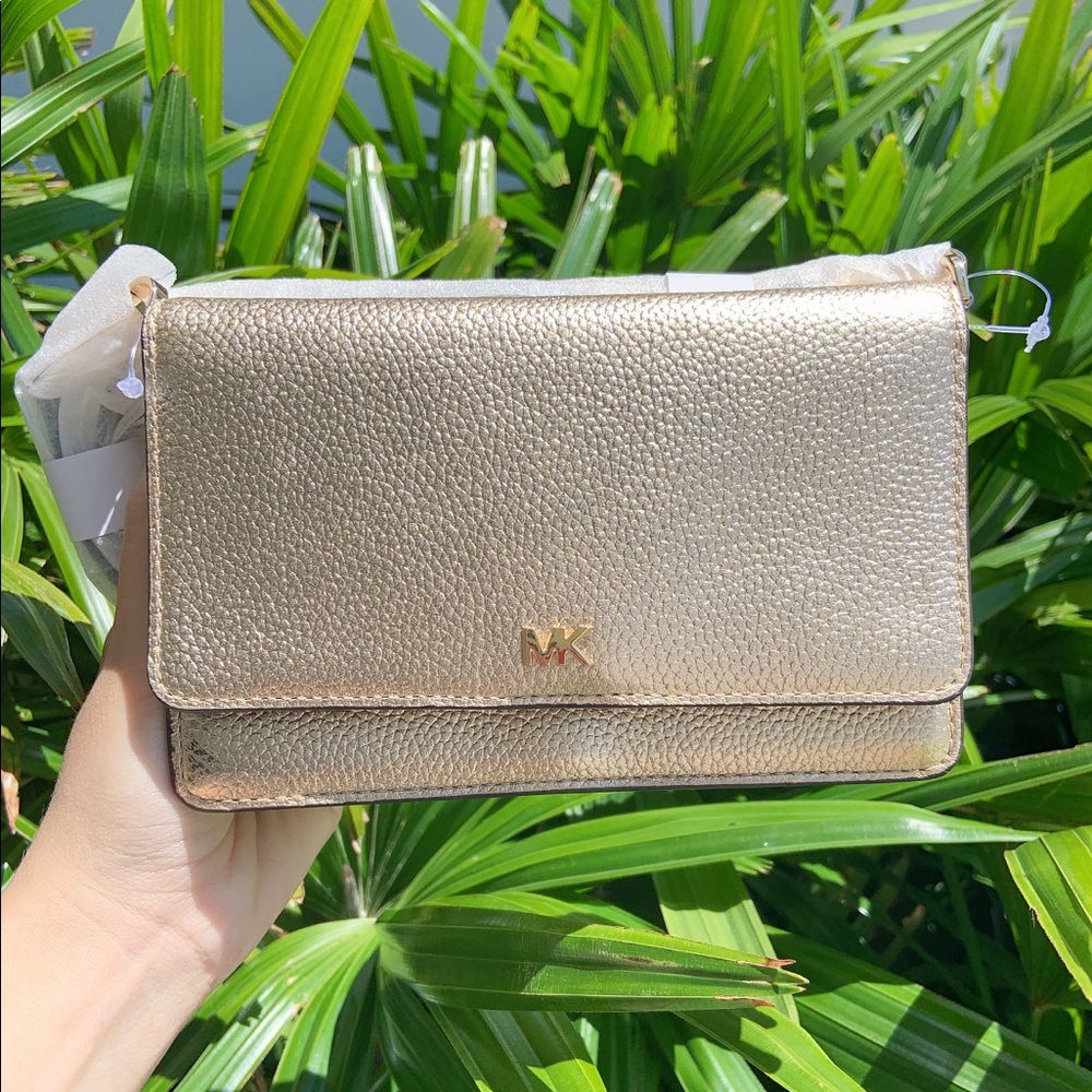 Michael Kors crossbody in pale gold